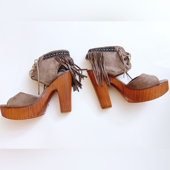 Mi.iM Taupe Platform Heels with Fringe and Wood Accents Boho Festival - Picture 2 of 11